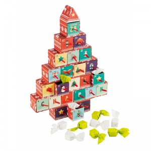 multi cutie de cadou de copac in forma de Crăciun